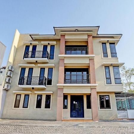 Oyo 93109 Garden Homestay 1 Tpr Surabaia Exterior foto