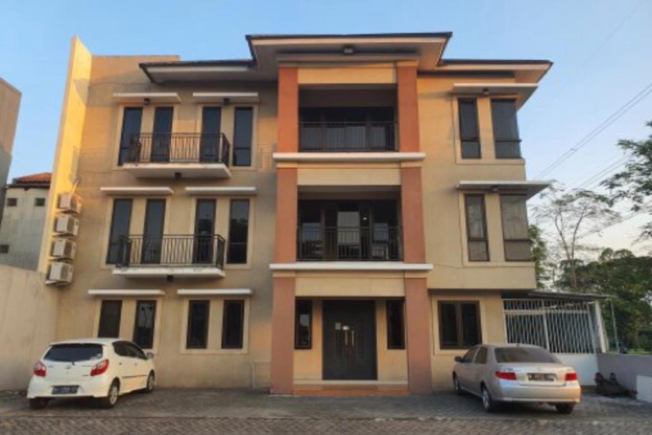 Oyo 93109 Garden Homestay 1 Tpr Surabaia Exterior foto