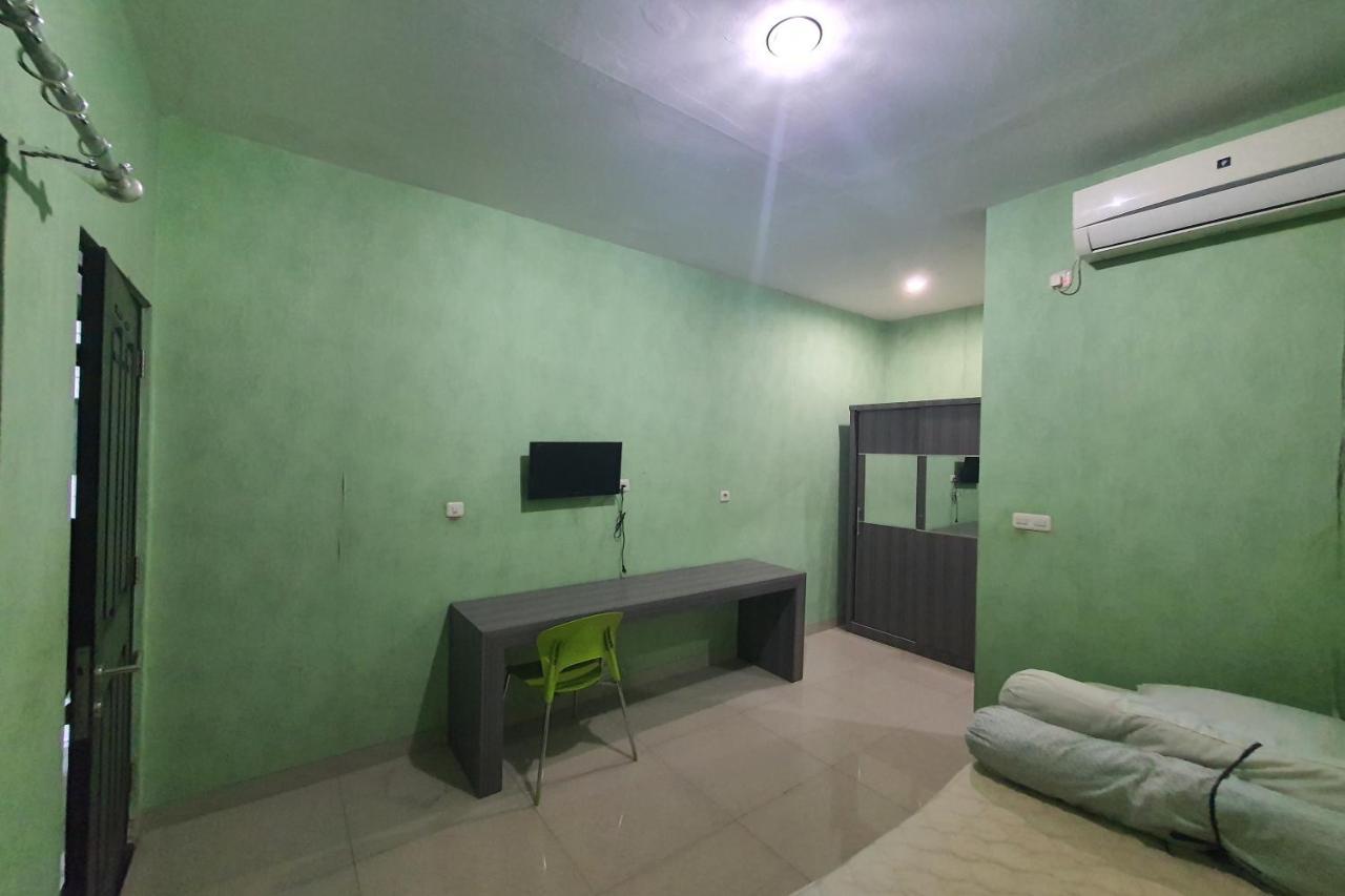 Oyo 93109 Garden Homestay 1 Tpr Surabaia Exterior foto