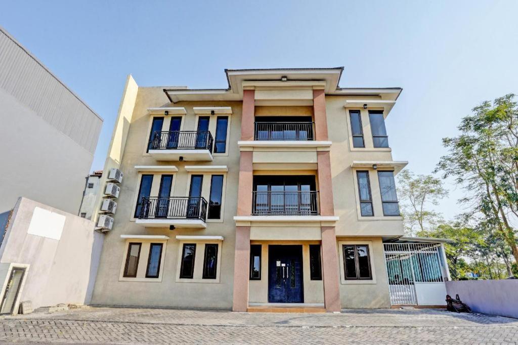 Oyo 93109 Garden Homestay 1 Tpr Surabaia Exterior foto